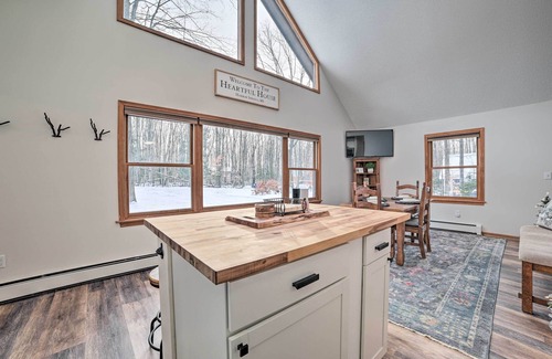 Harbor Springs Cottage | Harbor Springs Home: 1 Mi to Nubs Nob Ski Resort