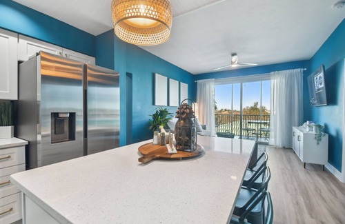 Burnt Store Marina Condo | Harbor Towers - Burnt Store Marina! Home to Boating, World Class Fishing, Golf!