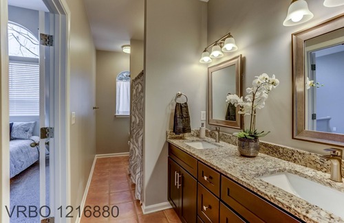 Memphis House | Harbor Town home close to downtown Memphis