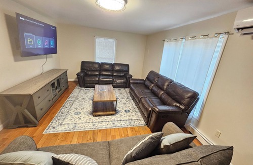 Ellsworth House | Harbor ViewCharming 3-bedroom house in delightful Acadia Area AC, WiFi