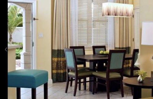 Adelaide Resort | Harborside Resort at Atlantis