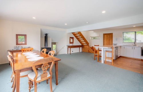 Akaroa House | Harbour Haven - Akaroa Holiday Home