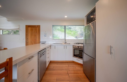 Akaroa House | Harbour Haven - Akaroa Holiday Home