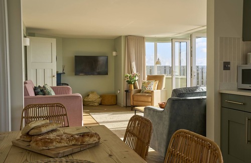 Southwold Cottage | Harbour Lights