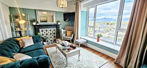 Borth-y-Gest House | Harbour & Mountain Views, Porthmadog House, Sleeps 9, 4 Bedrooms, Two and Half Bathrooms