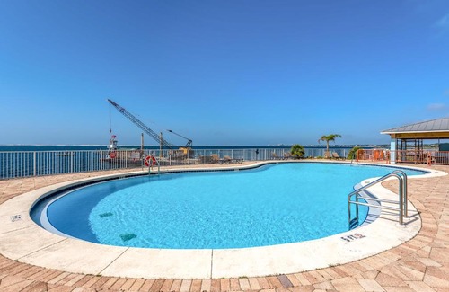 Ono Island Apartment | Harbour Pointe 703