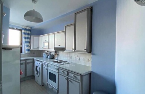 Nairn Apartment | Harbour View, 50m to the Beach and free Parking!