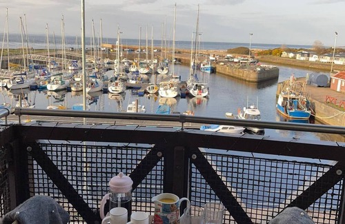 Nairn Apartment | Harbour View, 50m to the Beach and free Parking!
