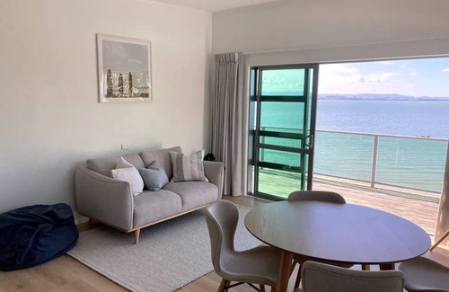 Clarks Beach Apartment | Harbour View Apartment Auckland, New Zealand