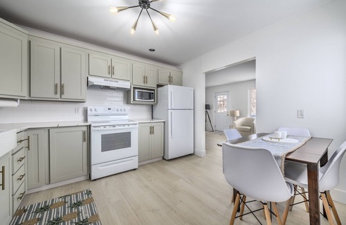 Terra Nova House | Harbourfront Downtown home with Hot Tub!