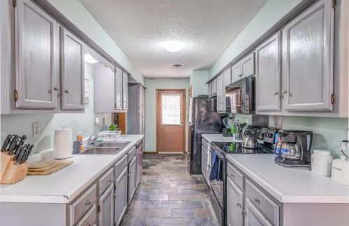 Cordova House | Hardwood Guesthouse