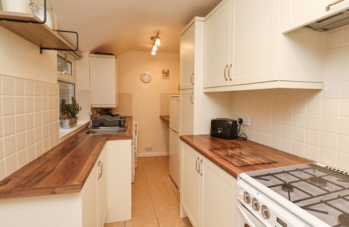 South Charlton Cottage | HARDYS HOUSE, pet friendly, with a garden in Alnwick