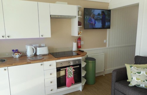 Cupar Apartment | Hare Lodge with Hot Tub