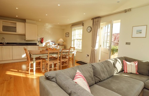 Sandsend Cottage | HAREBELL, pet friendly, luxury holiday cottage in Sandsend