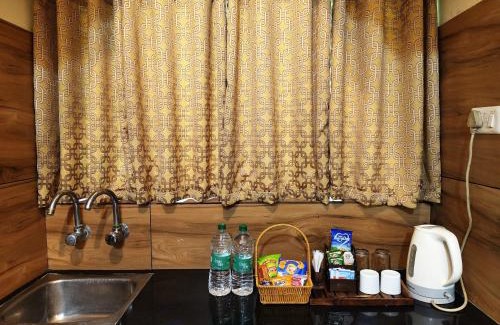 Kuppaayil Apartment | Harichandhanam Inn - Entire Flat, Ground Floor, 200m From East Nada Guruvayur