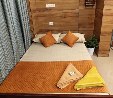 Kuppaayil Apartment | Harichandhanam Inn - Entire Flat, Ground Floor, 200m From East Nada Guruvayur