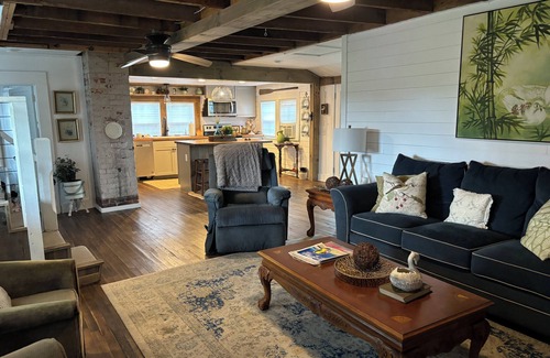Harkers Island House | Harkers Island Historic Waterfront CottagenEstablished 1912 Gracie’s Landing