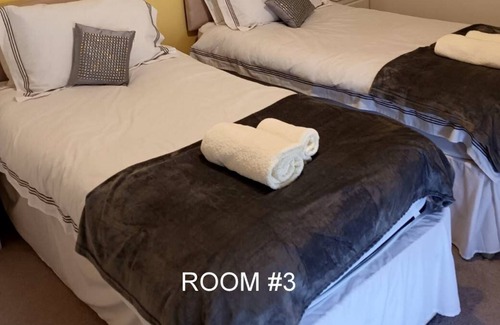 Llanbedr Apartment | HARLECH/ HUGE three bedroom- BEST location in Wales.