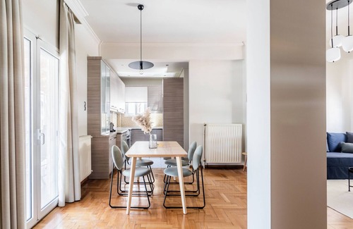 Exarhia Apartment | Harmonious 2BR Apartment in Exarchia