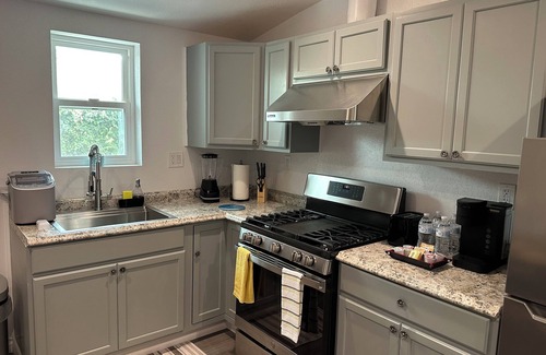 Southeast Anaheim Apartment | Harmony retreat~Near Disney~ConvtCenter~Beach&variety of entertainment optionsnn