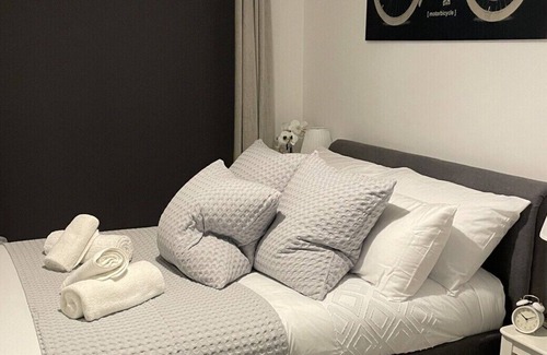 Harold Wood Apartment | Harold Wood Haven Next to Station Small Dogs OK