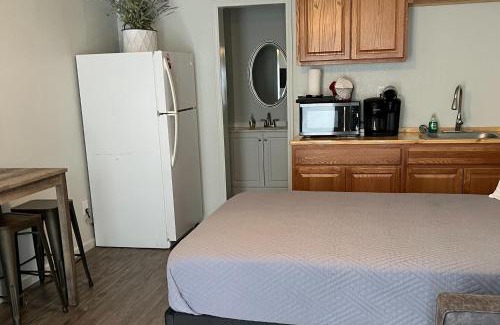Kimberling City Hotel | Harper Valley 11