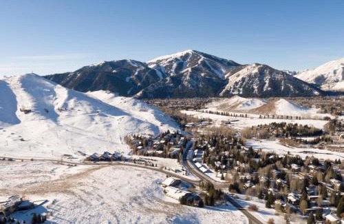 Elkhorn House | Harriman Cottage at Sun Valley