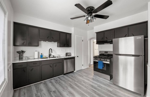 Harrison Apartment | Harrison Twp 3BR | Sleeps 9 & Ample Boat Parking