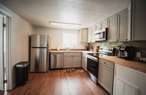 Twain Harte Cabin | Harte Of The Pines Pet Friendly Walk to Downtown