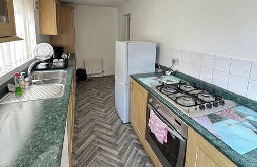 Hartlepool House | Hartlepool - 2 bedroom - near seaside - Sleeps 5