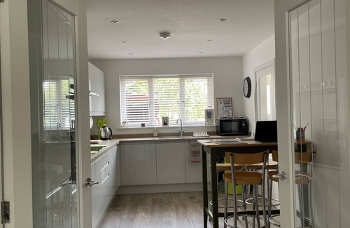 Rollesby House | Harvest Hideaway - private Hot Tub, spacious, pet friendly & 3 parking spaces!