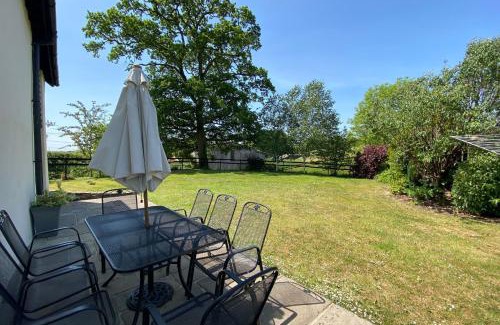 Honiton House | Harvest Moon