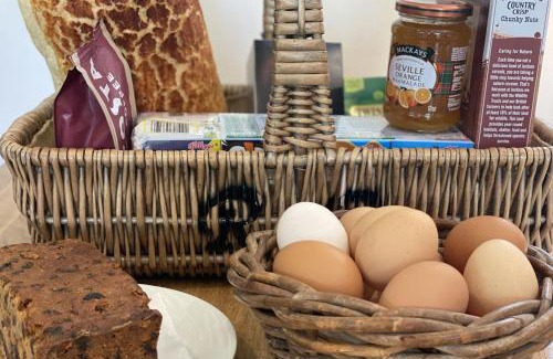 Honiton House | Harvest Moon