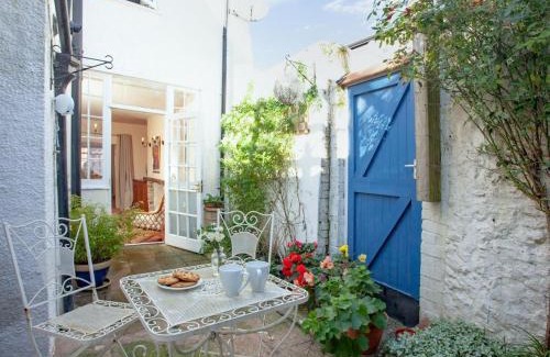 Colyton House | Harvey Cottage
