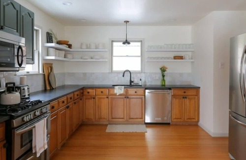 Oliverea House | Hastings Hideaway - Cozy Cabin, Sleeps 10