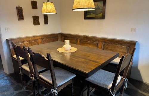 Laax Apartment | Haus 3 - 5 Zimmer Haus mit Garten in ruhiger Wohngegend