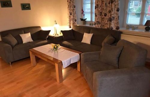 Risum-Lindholm House | Haus-Dorfstrasse