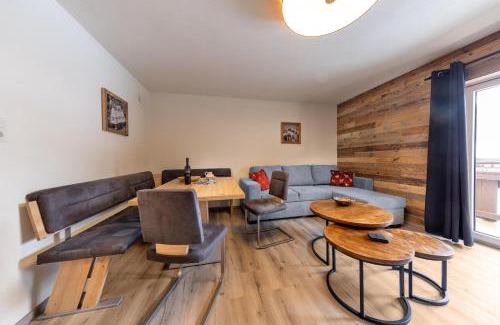 Schonbach House | Haus Eckhausl Big Family