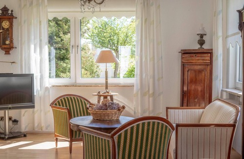 Doese House | Haus Frey - located in an idyllic residential area with a garden