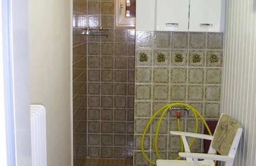 Westerstede Apartment | Haus Meise - apartment/apartment, shower and bath, toilet, 1 bedroom
