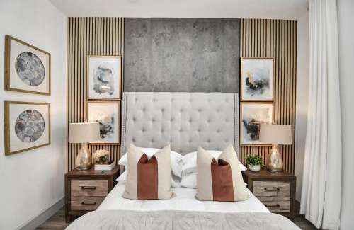 Braeswood Place Apartment | Haus of Blues-HighRise-NRG Stadium-Med Center- Private Parking