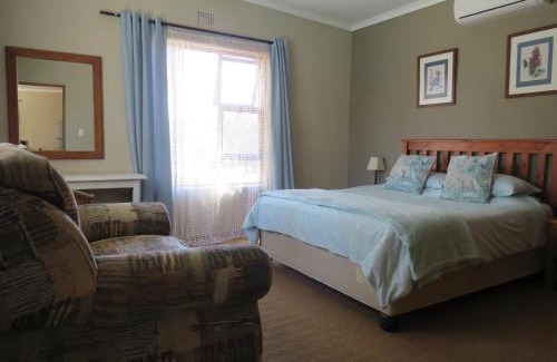 Oudtshoorn Apartment | Haus Victoria Self Catering Cottages