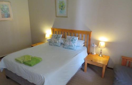 Oudtshoorn Apartment | Haus Victoria Self Catering Cottages