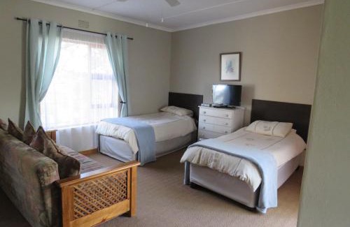 Oudtshoorn Apartment | Haus Victoria Self Catering Cottages