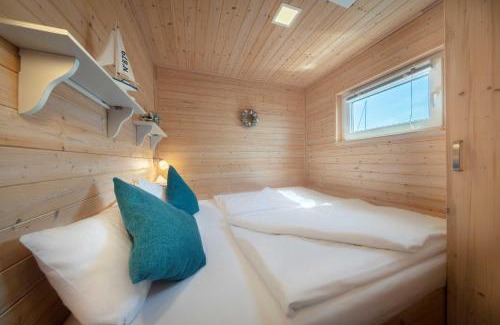 Burgstaaken Boat Rental | Hausboot Bosse