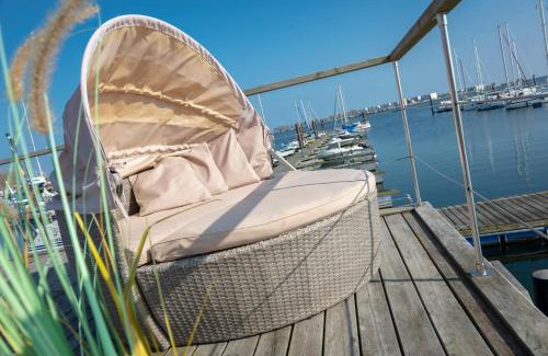 Burgstaaken Boat Rental | Hausboot Bosse