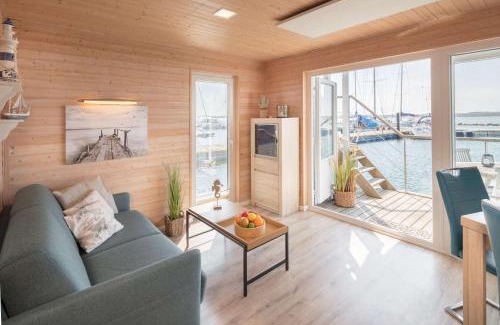 Burgstaaken Boat Rental | Hausboot Bosse