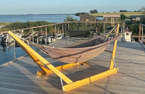 Kragenæs Boat Rental | Hausboot Bruntje für 5pers. mit Großzügiger Dachterrasse in Kragenæs auf Lolland