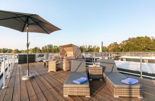 Oberhavel Boat Rental | Hausboot Joana