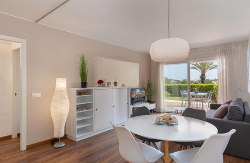 Sant Feliu de Guixols Apartment | Hauzify I Apartaments l'Estel